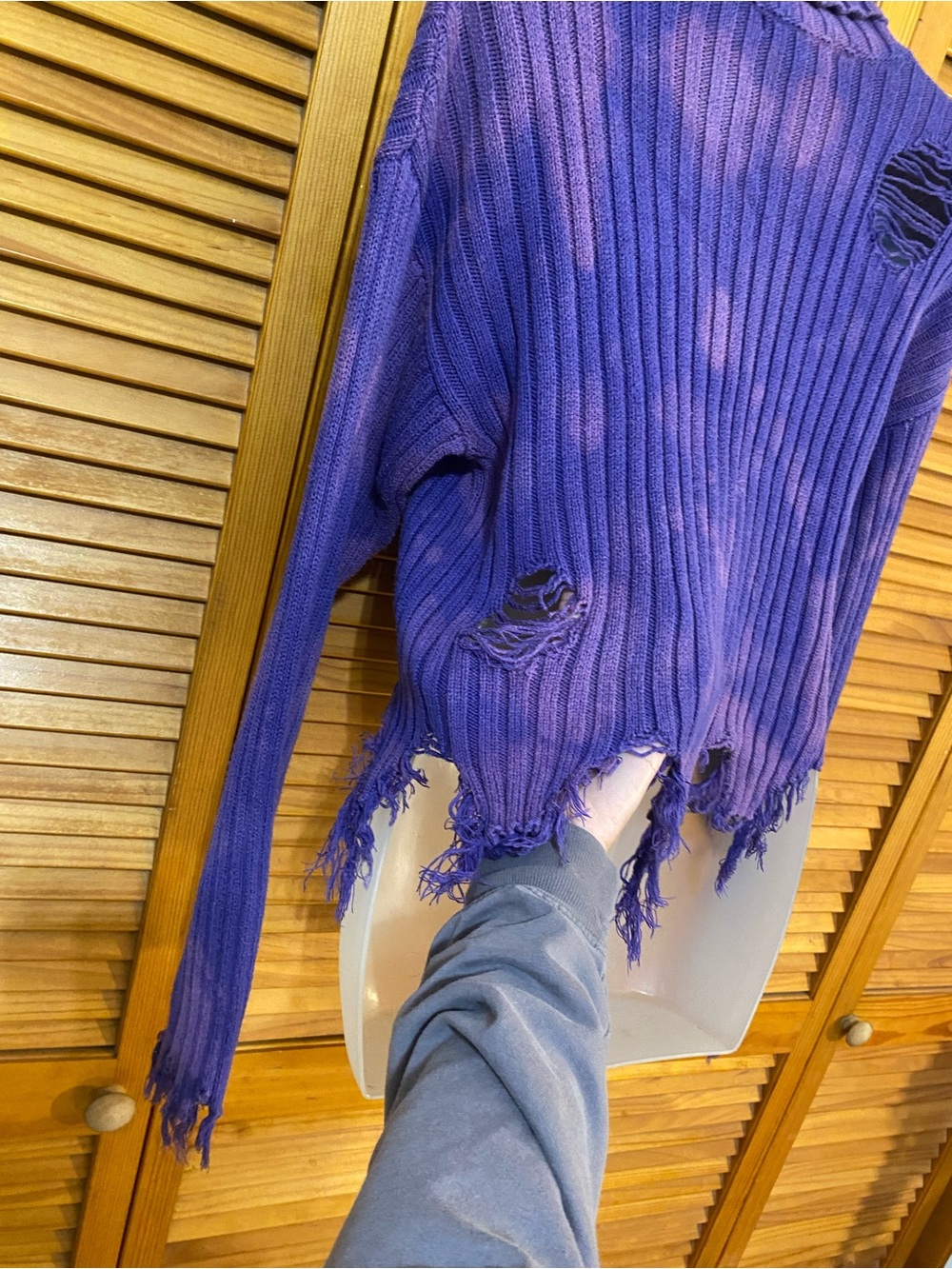 💜Forever 21: Distressed turtleneck with bleach marks - Picture 5 of 9